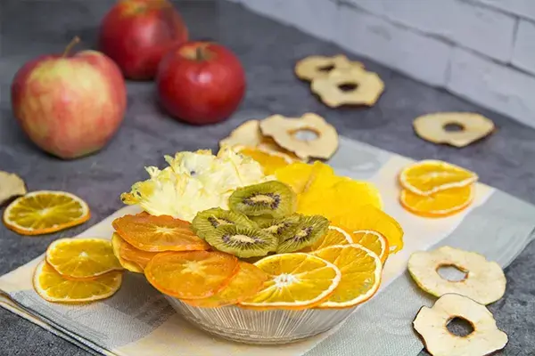 معرفی میوه های خشک چاق کننده