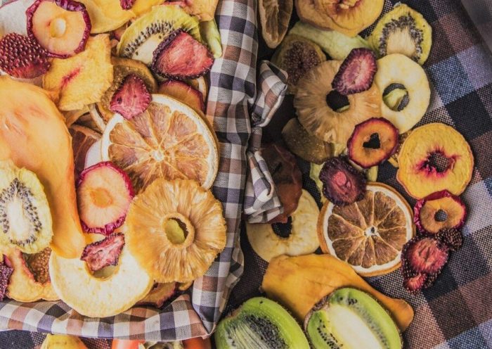 طرز تهیه میوه خشک در آفتاب