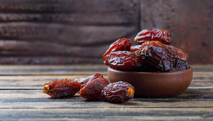 فواید و مضرات خرما خشک
