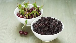 خواص و مضرات دمنوش آلبالو خشک برای بدن و سلامتی