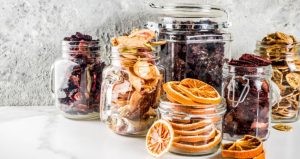 چگونه میوه خشک را تازه و با کیفیت نگهداری کنیم؟