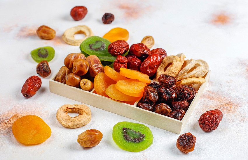 چرا میوه خشک جایگزین سالم تری نسبت به تنقلات صنعتی است؟